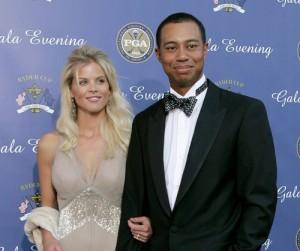 2010__08__Elin_Nordegren_Tiger_Woods_Aug23newsnea 300×288.jpg