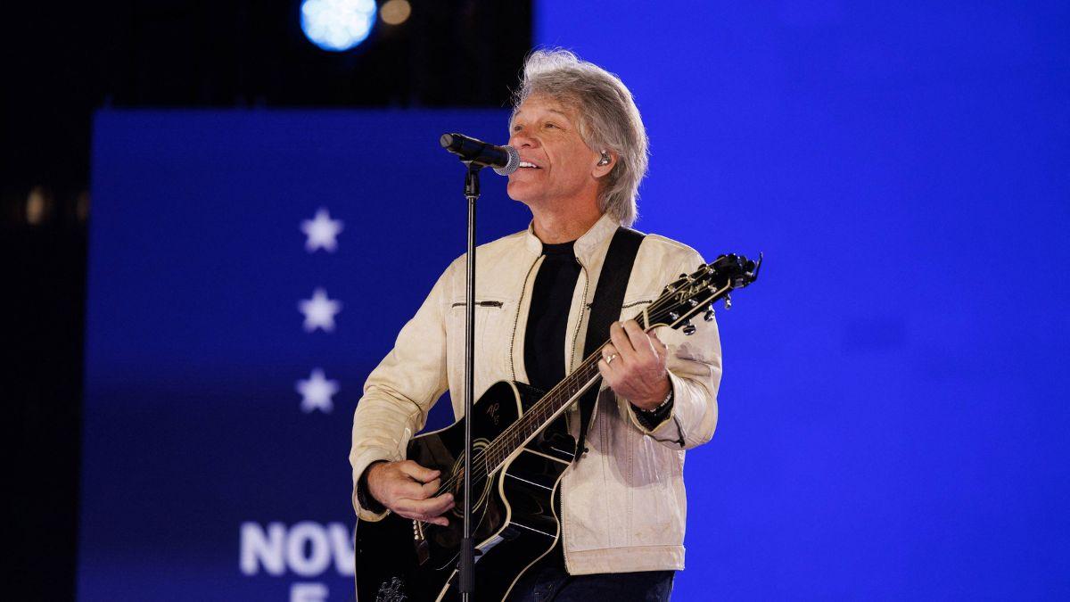 image of Jon Bon Jovi ended the concert after around 90 minutes. 