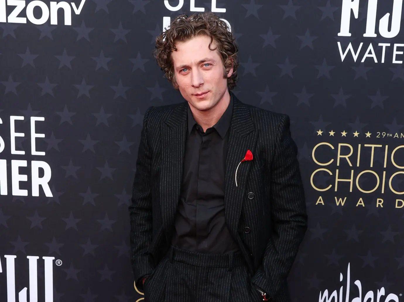 the bear jeremy allen white molly gordon romance rumors nyc dinner date