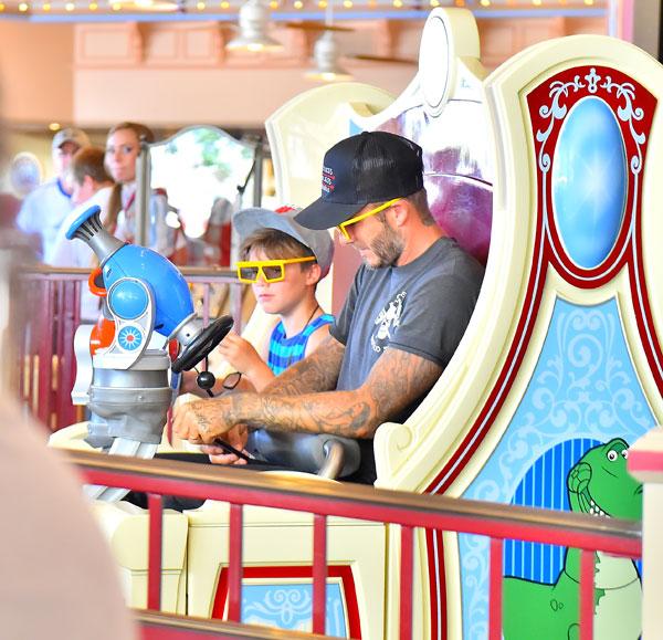 David victoria beckham harper disneyland california 04