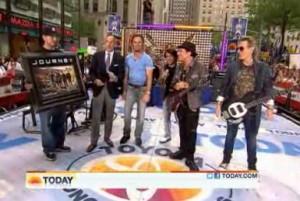 2011__07__Journey_Dont_Stop_Believin_July29newsne 300×201.jpg