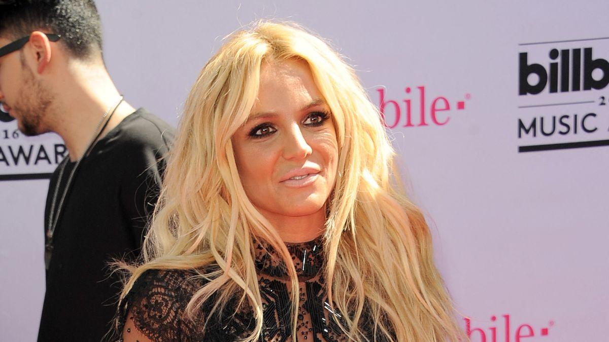 Image of Advocates urged more respectful coverage of her healing process.