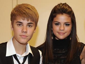 Justin bieber selena gomez march27nea.jpg