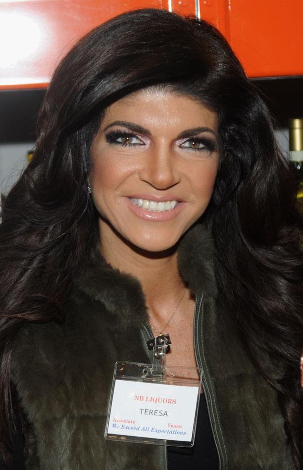 Teresa giudice strip searched prison raid