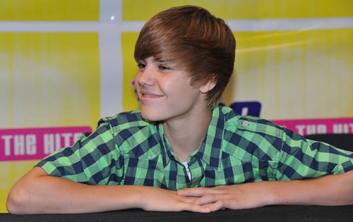 2010__08__Justin_Bieber_Aug12_55.jpg