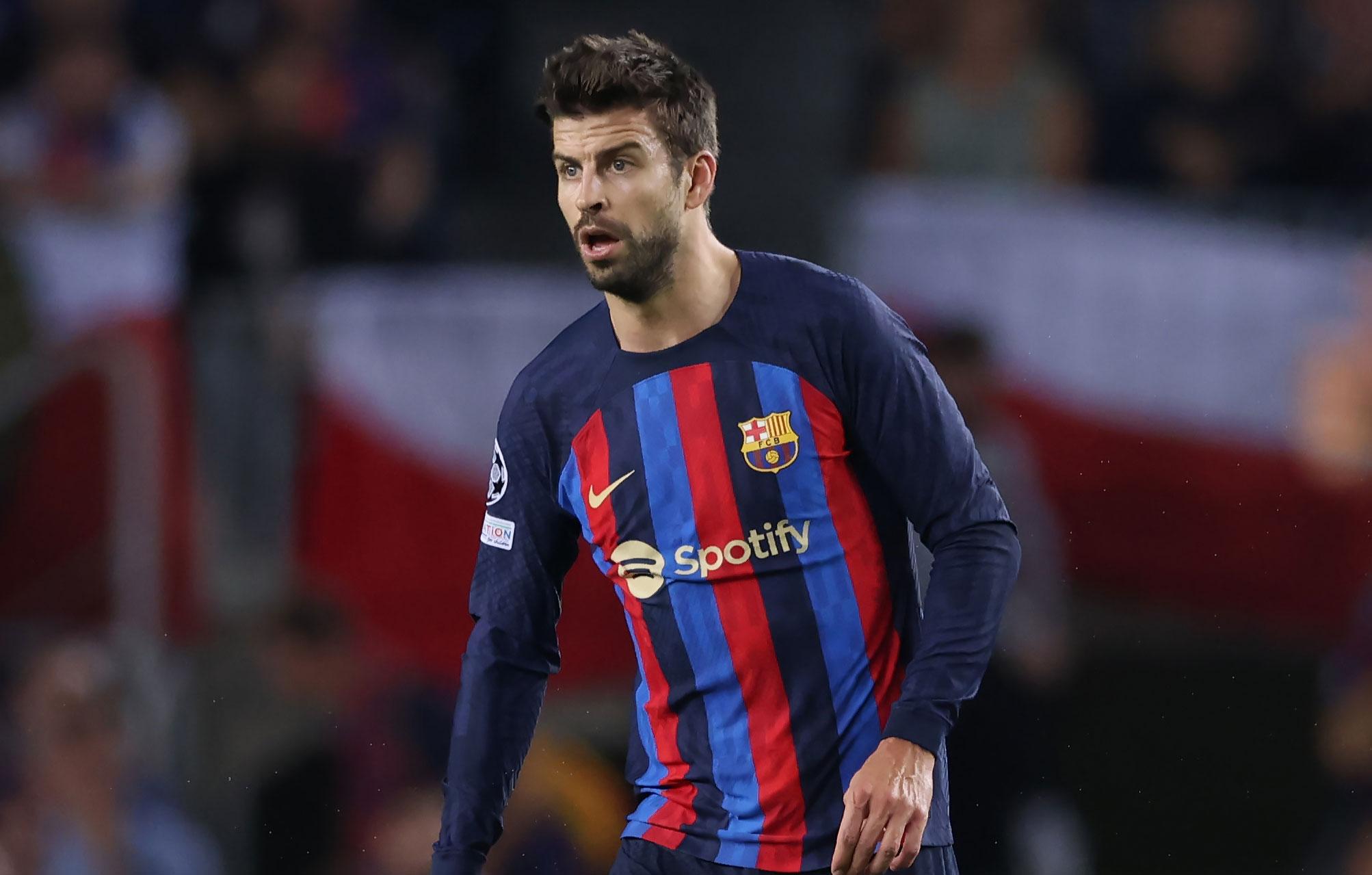 fans slam shakiras unfaithful ex boyfriend gerard pique