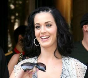 2010__08__Katy_Perry_Aug3news 284×300.jpg