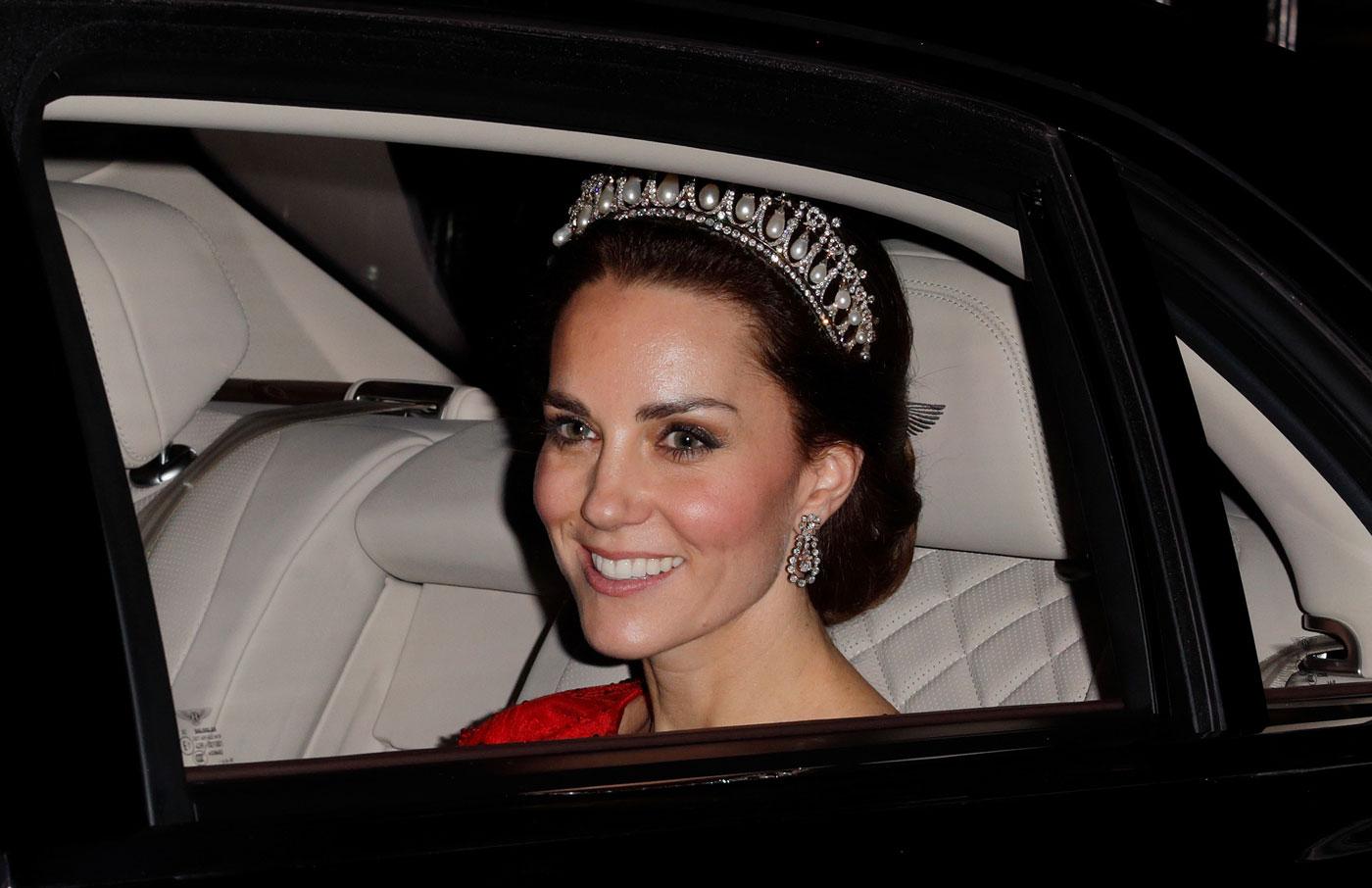 kate middleton wears princess dianas favorite tiara palace pics 06