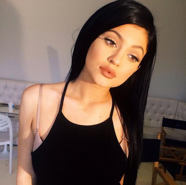 Kylie jenner lips fake 19