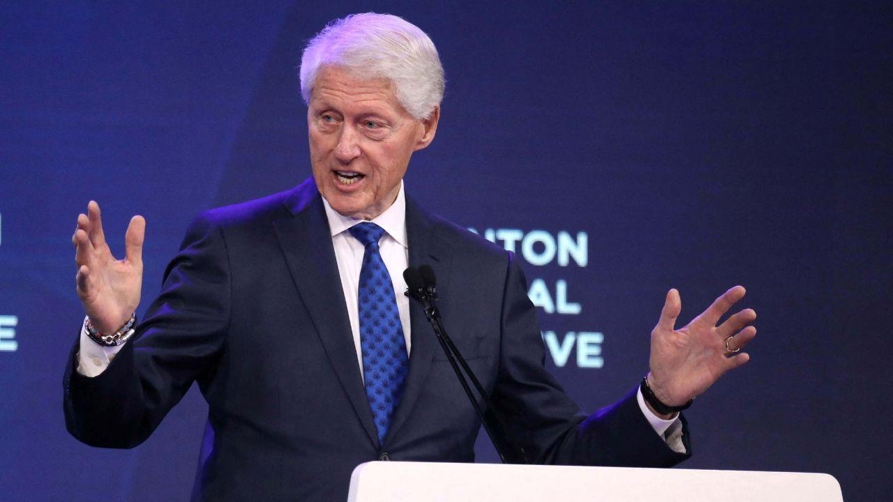 Photo of Clinton viewed jazz-related art at the museum.