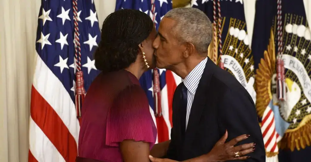 michelle obama reveals bedtime battles husband barack obama