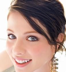 2010__05__okmagazine nudelips daylook michelletrachtenberg 231×300.jpg
