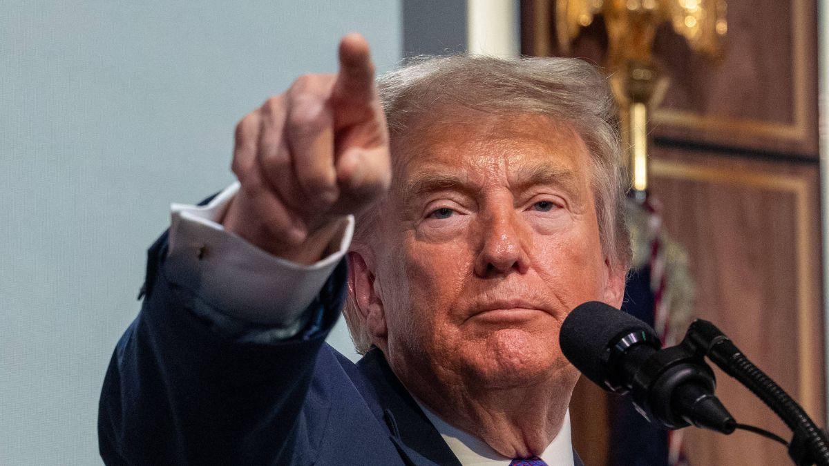 image of The crowd chanted ‘USA’ after his response.