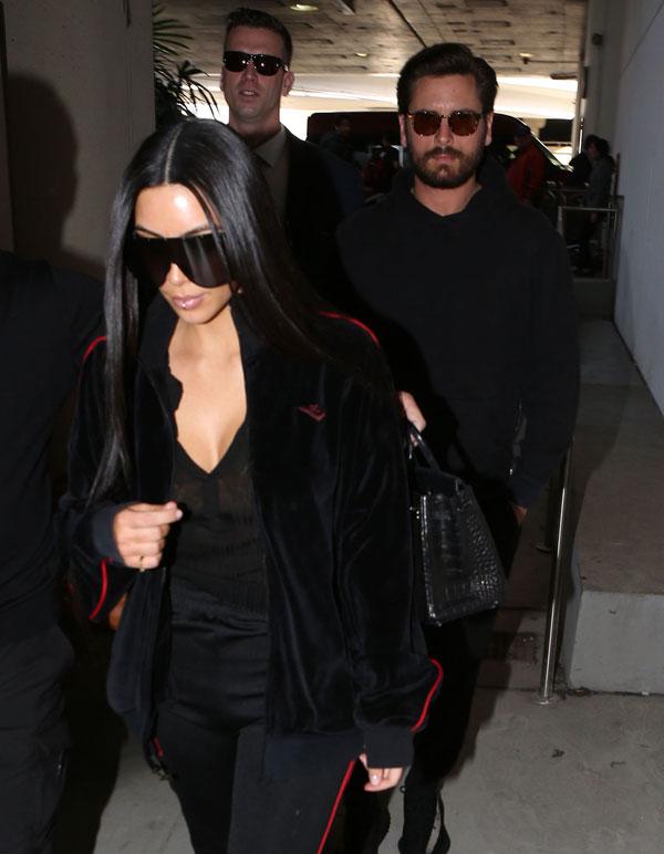 Ffn_ff9ff10_kardashian_kim_011117_52280542