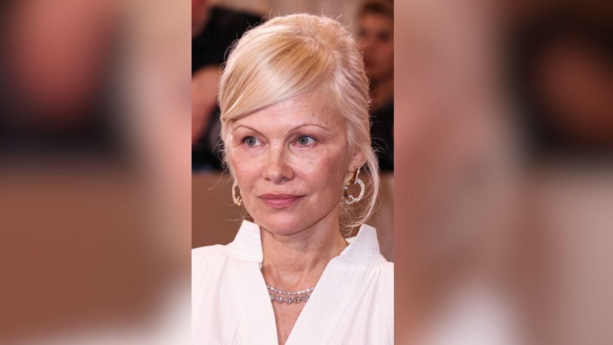 image of Pamela Anderson was in the original 'Baywatch.' 