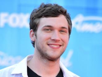 Phillip phillips june27 m.jpg