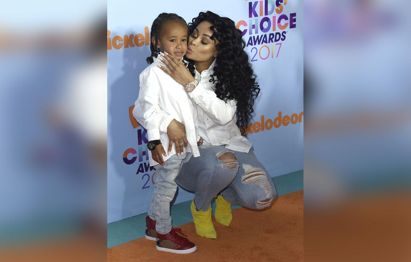 FFN_KMFF_Nickelodeon_Kids_Choice_Awards_031117_52342683