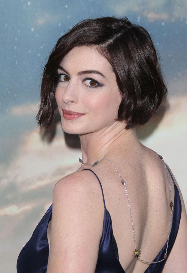 Anne hathaway back