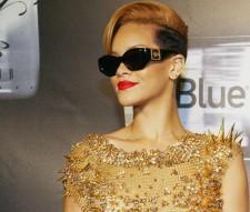 2009__11__full_rihanna_22_wenn2670488 225×191.jpg