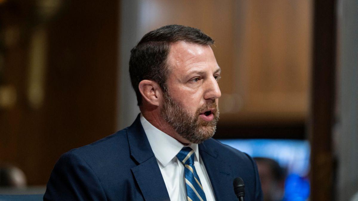 who is markwayne mullin trump homeland security secretary after kristi noem firing