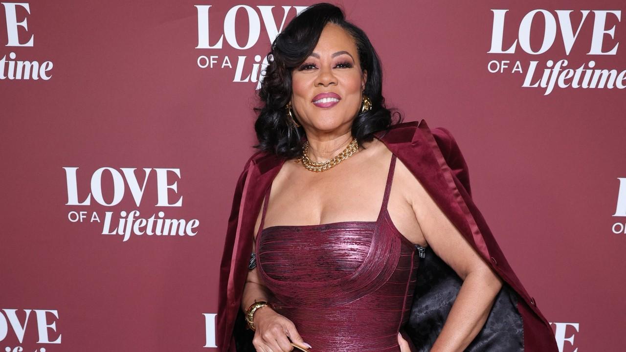 Photo of Lela Rochon.