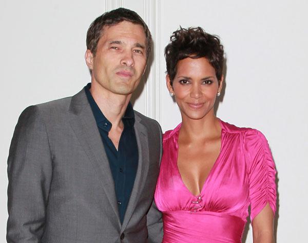 Halle berry divorcing olivivier martinez