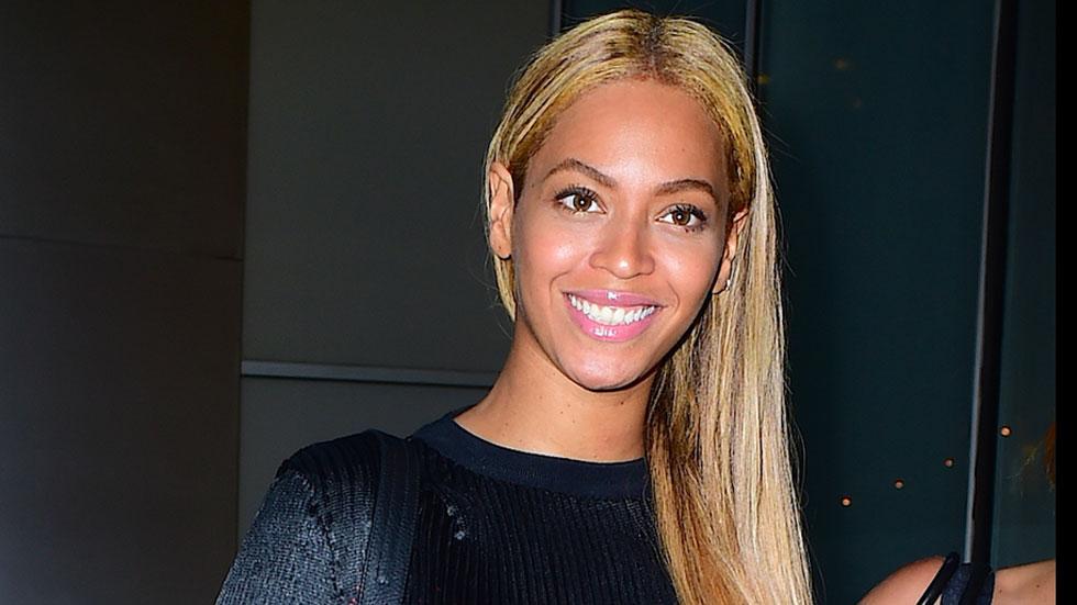 WATCH: Beyoncé Smiles And Looks Happy While Showing Off New Hairdo In ...