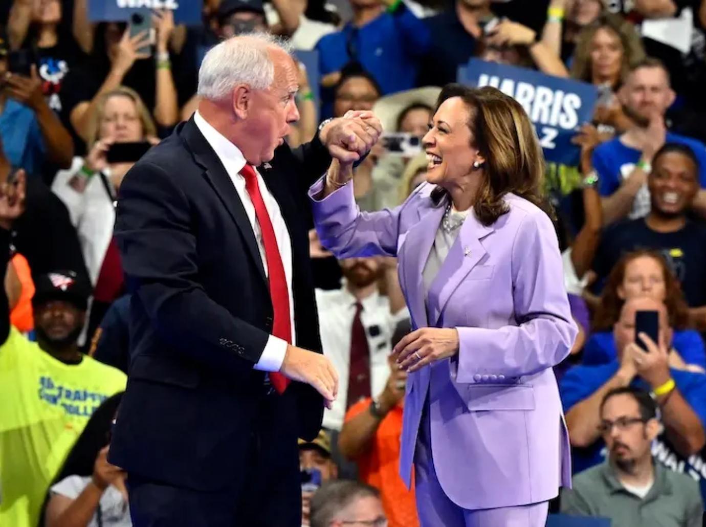 donald trump crowd kamala harris airport ai dictator mocked false