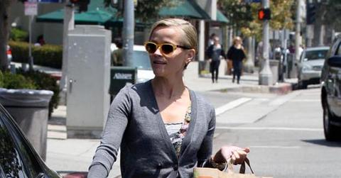 2010__08__Reese_Witherspoon_Aug6_53.jpg