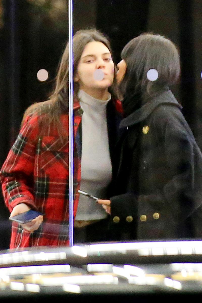 PDA Alert! Kendall Jenner Kisses Another Woman Amid Lesbian Rumors!