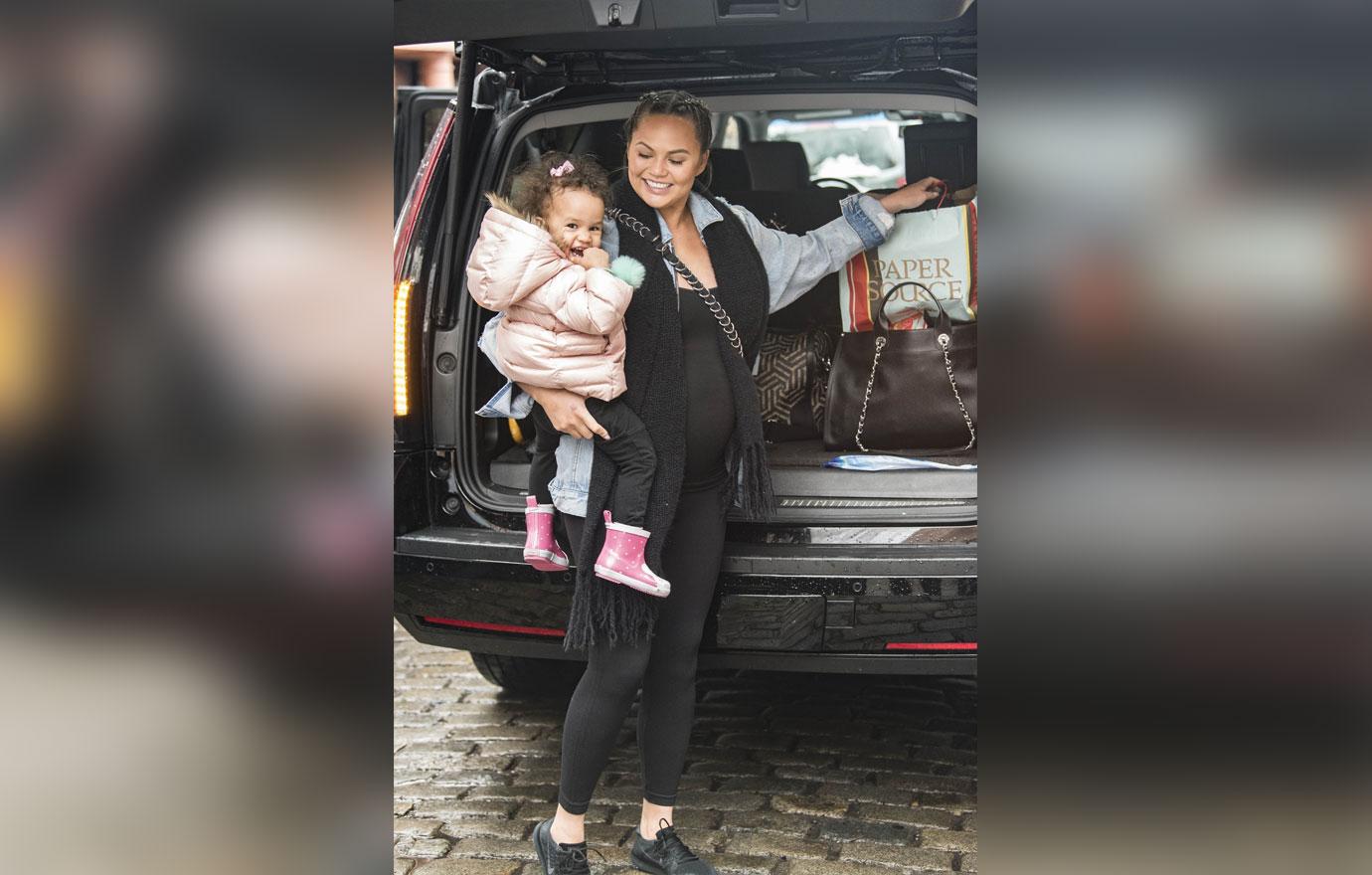 *EXCLUSIVE* Chrissy Teigen and John Legend leaving New York with daughter Luna