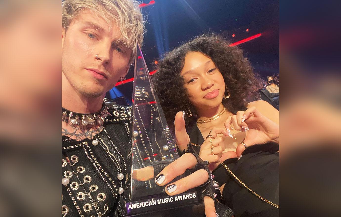 machine gun kelly attends american music awards daughter casie