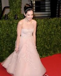 2011__02__Hailee_Steinfeld_Feb28newsnea 199×300.jpg