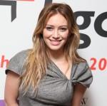 2010__09__Hilary_Duff_Sept23newsne 150×149.jpg