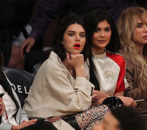 Kendall kylie jenner sister feud fake act