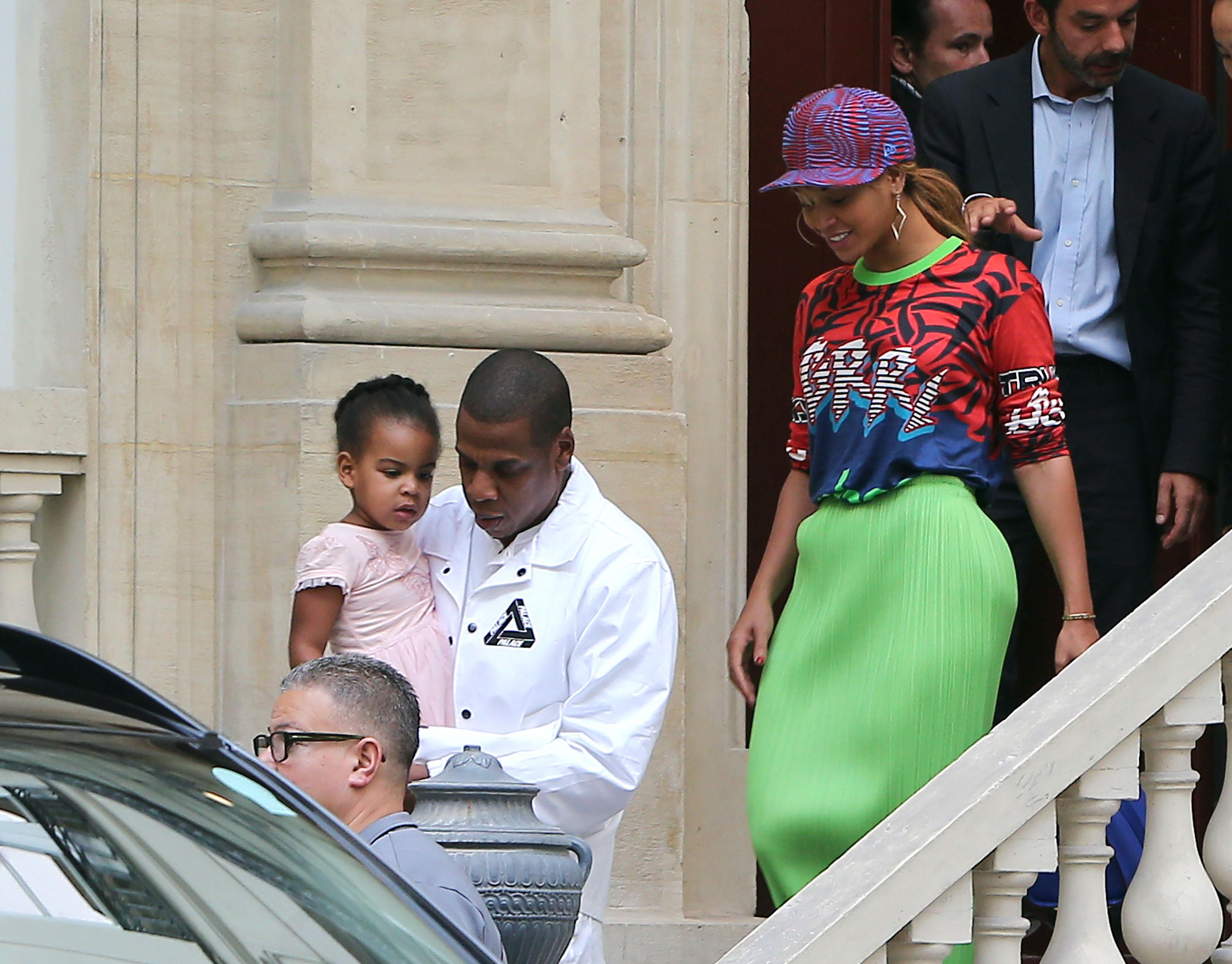 Beyonce and Jay Z house hunting in Paris