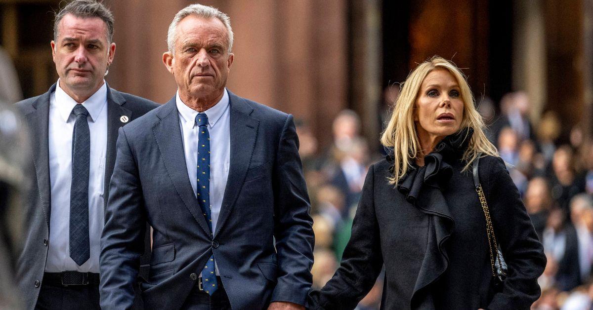 image of Cheryl Hines had a breakdown after hearing the affair news in Italy.