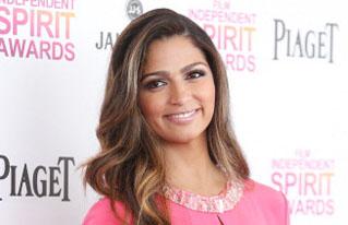 Camila alves teaser_319x206.jpg