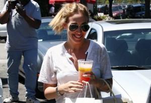 2010__08__6_Haylie_Duff_Aug20_08MAIN 300×205.jpg