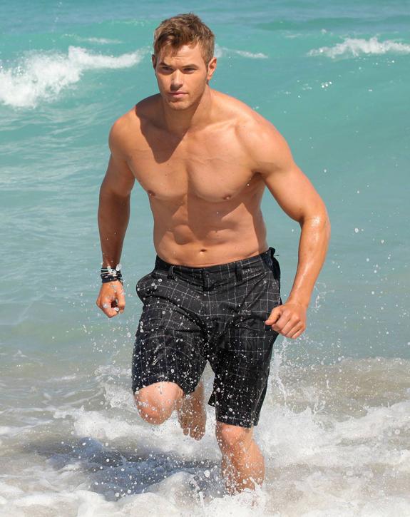 //ok_ kellan lutz beach