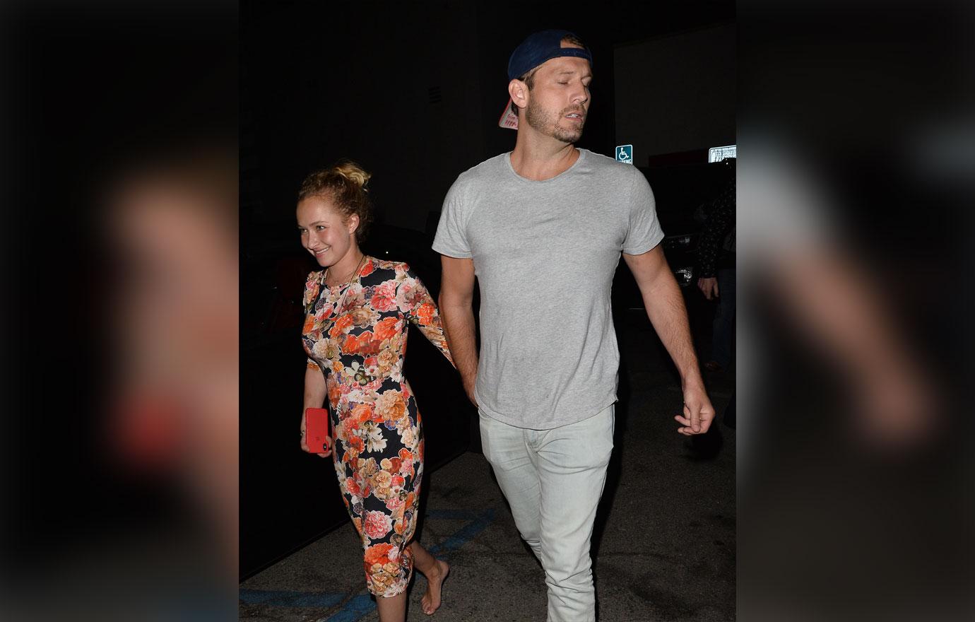 Hayden Panettiere Holds Hands With boyfriend Brian Hickerson at Dinner