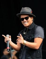 2011__08__Bruno Mars Aug11ne 196×300.jpg