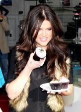 2009__12__FP_4233294_Kardashian_Khloe_MOE_1217092 163×224.jpg