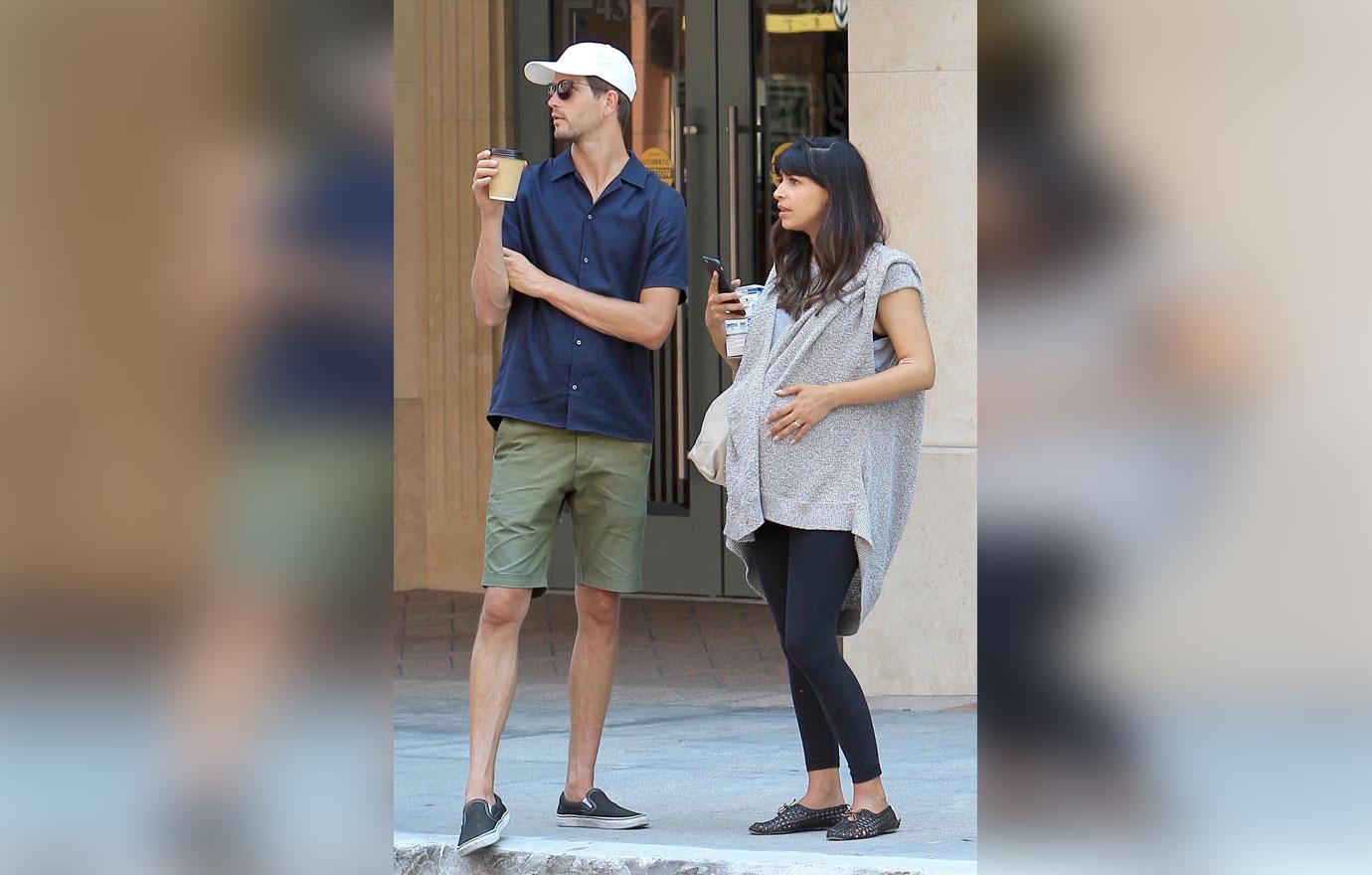 Hannah Simone Pregnant New Girl Photos 03