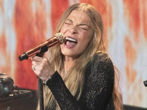 leann rimes relates britney spears parents controlling career