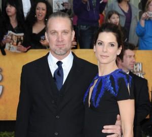 2010__05__Sandra_bullock_Jesse_James_May14news 300&#215;270.jpg