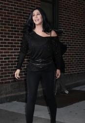 2010__11__Cher_Nov12newsnea 174×300.jpg