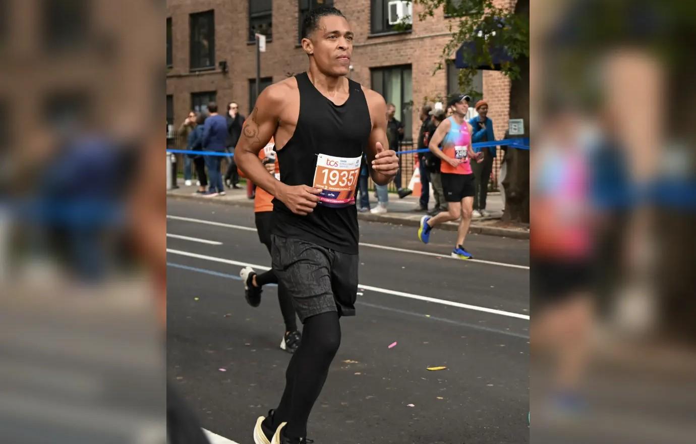 tj holmes shows off new ink after nyc marathon run ny roadrunners