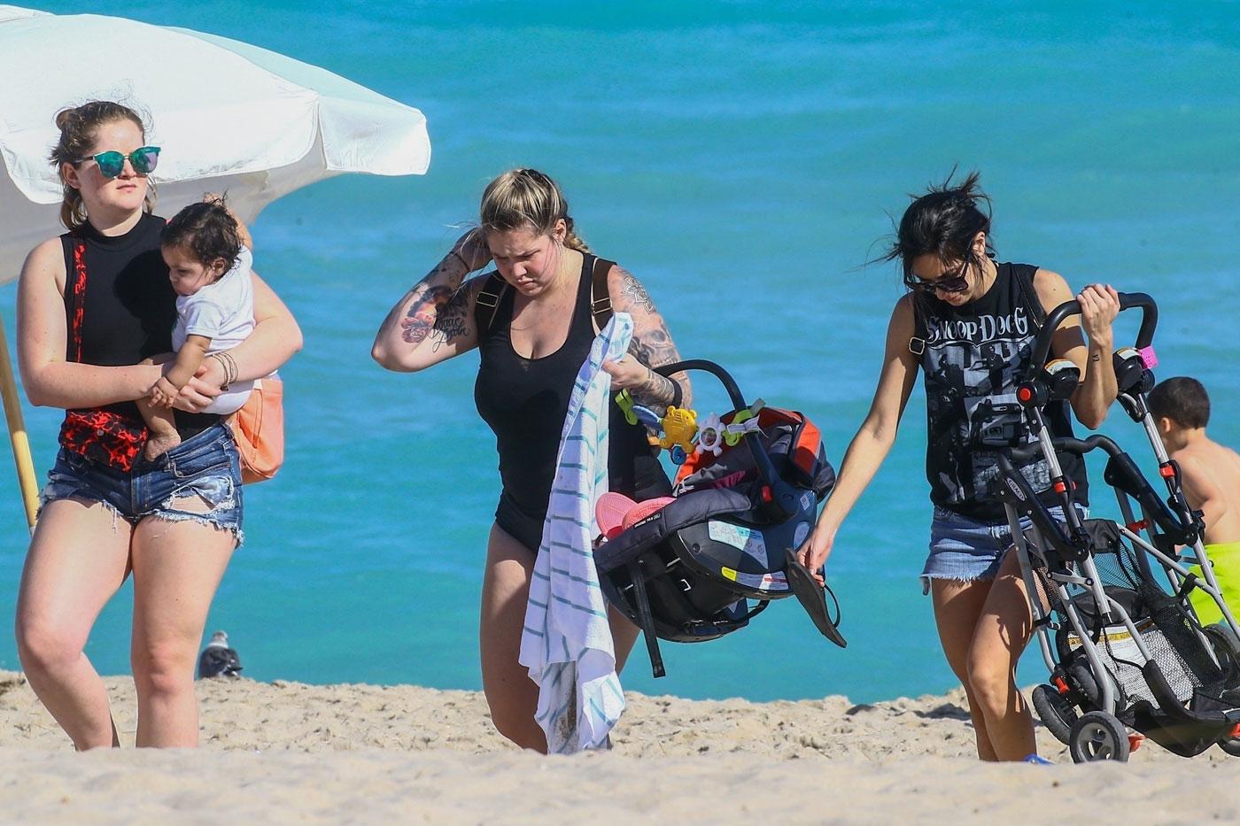 *EXCLUSIVE* Kailyn Lowry hits the beach with Baby Lux in Miami