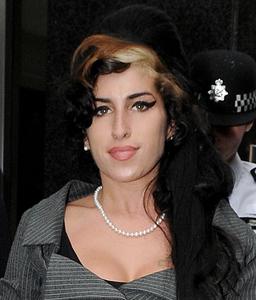 2009__08__winehouseok.jpg